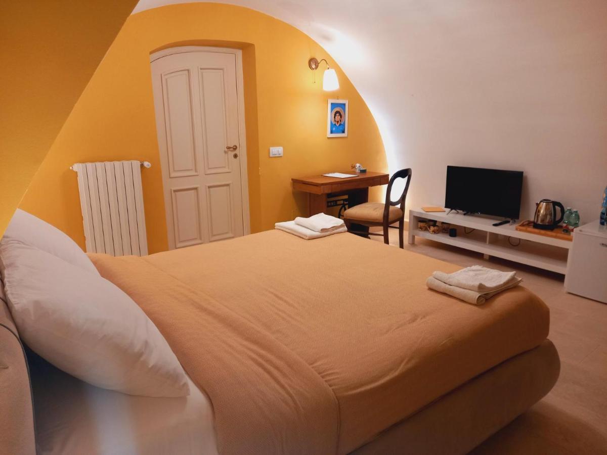 Le Petit Palais - Naples Bed & Breakfast Exterior foto